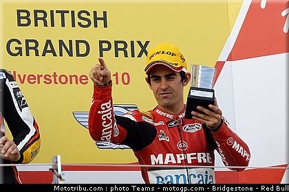 moto2_simon_13_angleterre_2010.jpg