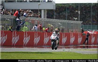 motogp_lorenzo_07_angleterre_2010.jpg
