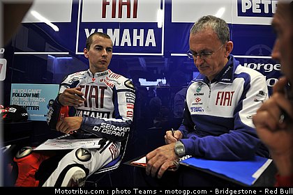 motogp_lorenzo_21_angleterre_2010.jpg