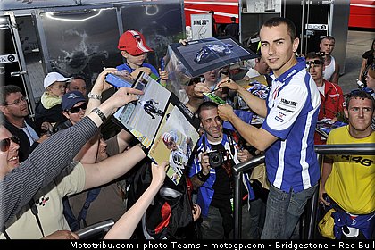 motogp_lorenzo_23_angleterre_2010.jpg