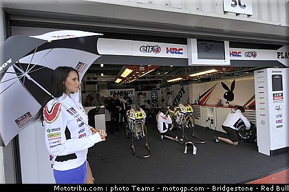 motogp_pitbabe_012_angleterre_2010.jpg