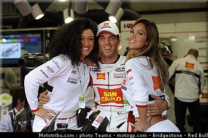 motogp_pitbabe_030_angleterre_2010.jpg