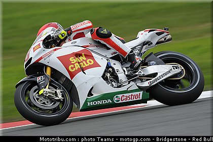 motogp_simoncelli_02_angleterre_2010.jpg