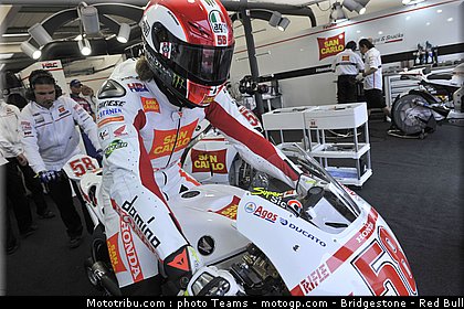 motogp_simoncelli_06_angleterre_2010.jpg