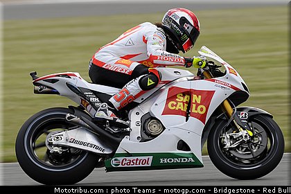motogp_simoncelli_11_angleterre_2010.jpg