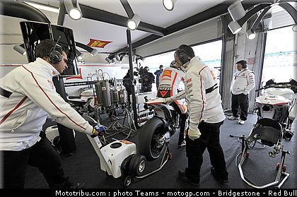 motogp_simoncelli_13_angleterre_2010.jpg
