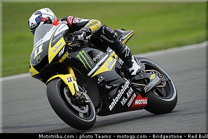 motogp_spies_22_angleterre_2010.jpg