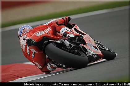 motogp_stoner_03_angleterre_2010.jpg