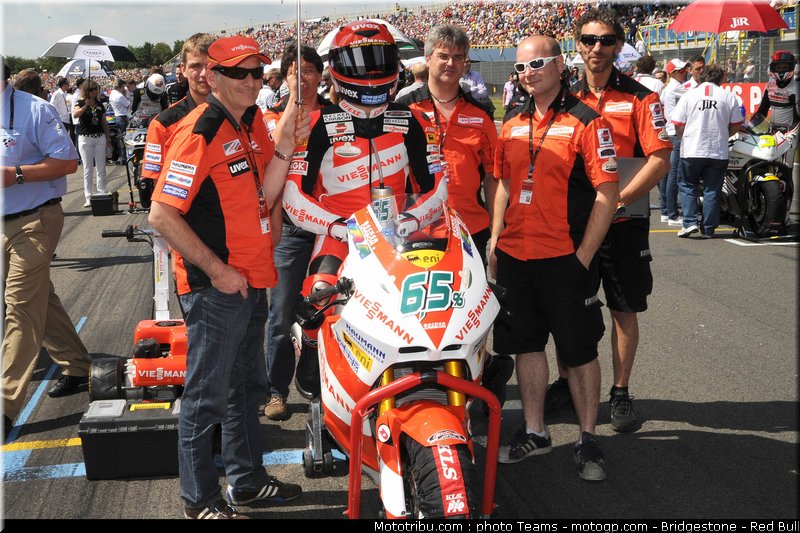 moto2_bradl_02_paysbas_2010
