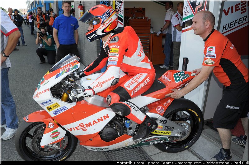 moto2_bradl_04_paysbas_2010