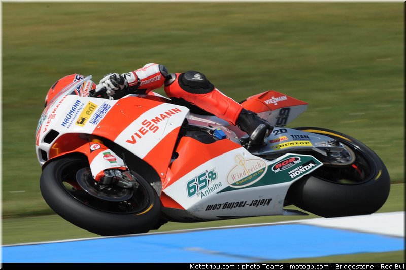 moto2_bradl_11_paysbas_2010