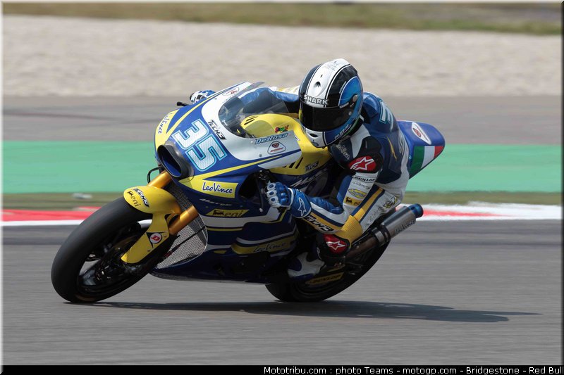 moto2_derosa_01_paysbas_2010