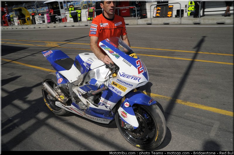 moto2_leonov_1_paysbas_2010
