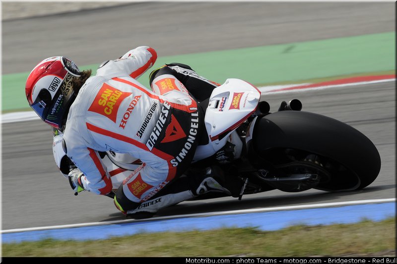 motogp_simoncelli_04_paysbas_2010
