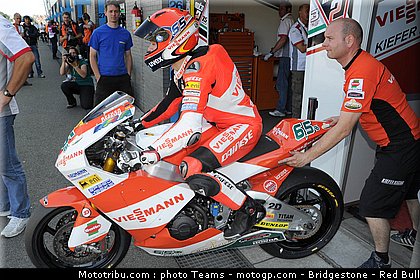 moto2_bradl_04_paysbas_2010.jpg