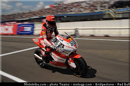 moto2_bradl_05_paysbas_2010.jpg