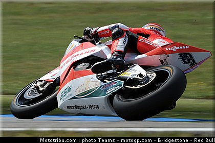 moto2_bradl_10_paysbas_2010.jpg