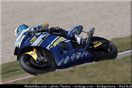 moto2_derosa_03_paysbas_2010.jpg