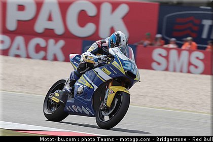 moto2_derosa_11_paysbas_2010.jpg