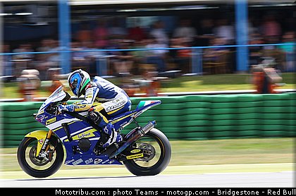 moto2_derosa_19_paysbas_2010.jpg
