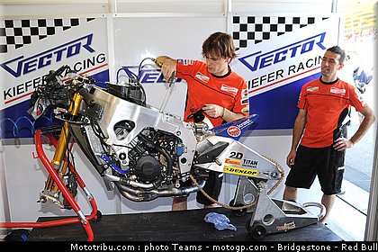 moto2_leonov_3_paysbas_2010.jpg