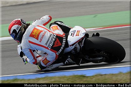 motogp_simoncelli_04_paysbas_2010.jpg