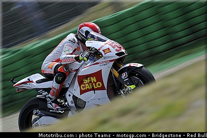 motogp_simoncelli_17_paysbas_2010.jpg