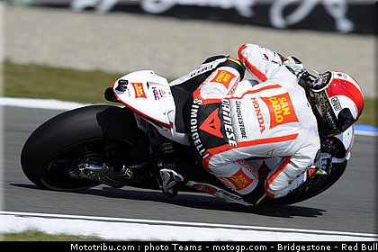 motogp_simoncelli_21_paysbas_2010.jpg