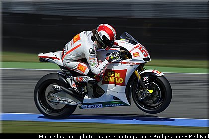 motogp_simoncelli_24_paysbas_2010.jpg