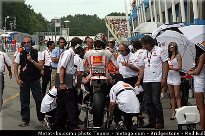 motogp_simoncelli_27_paysbas_2010.jpg