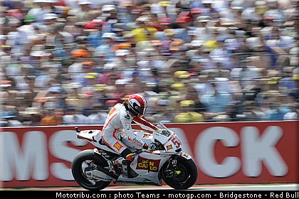 motogp_simoncelli_32_paysbas_2010.jpg