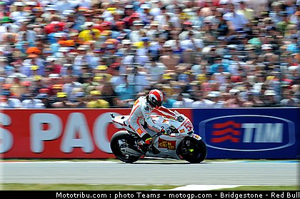 motogp_simoncelli_36_paysbas_2010.jpg