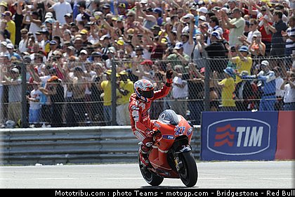 motogp_stoner_08_paysbas_2010.jpg