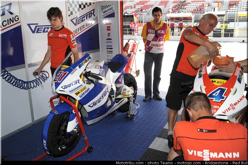 moto2_leonov_02_catalogne_2010