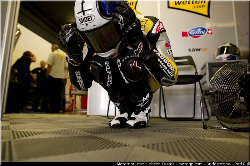 moto2_luthi_2_catalogne_2010