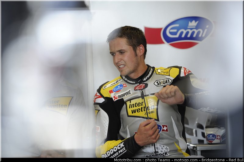 moto2_luthi_4_catalogne_2010