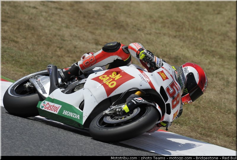 motogp_simoncelli_17_catalogne_2010