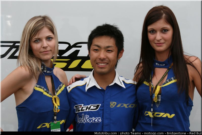 pitbabe_motogp_2010_19
