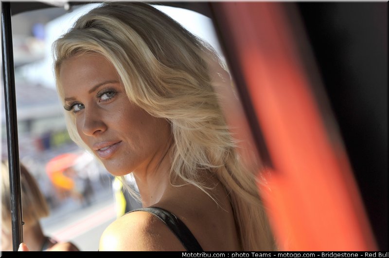 pitbabe_motogp_2010_48