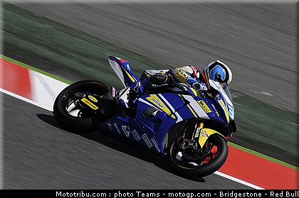 moto2_derosa_03_catalogne_2010.jpg