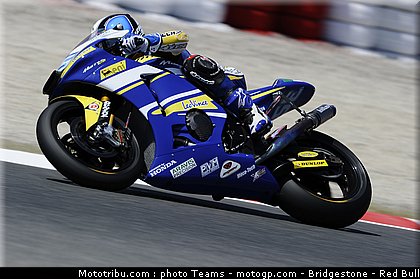 moto2_derosa_07_catalogne_2010.jpg