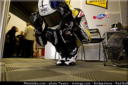 moto2_luthi_2_catalogne_2010.jpg