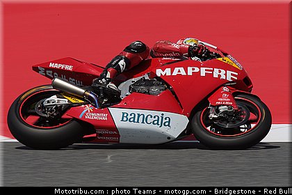 moto2_simon_08_catalogne_2010.jpg