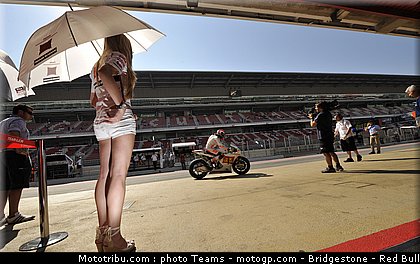 pitbabe_motogp_2010_20.jpg