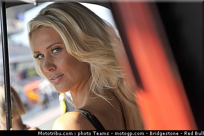 pitbabe_motogp_2010_48.jpg