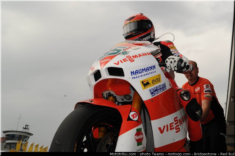 moto2_bradl_08_allemagne_2010
