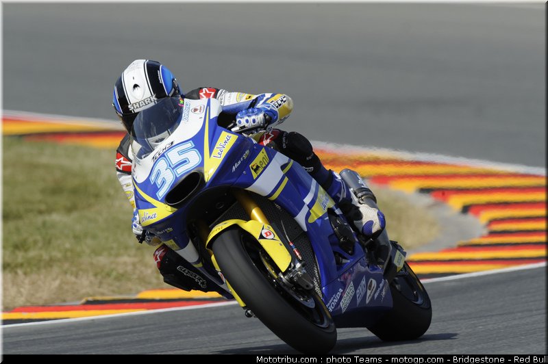 moto2_derosa_04_allemagne_2010