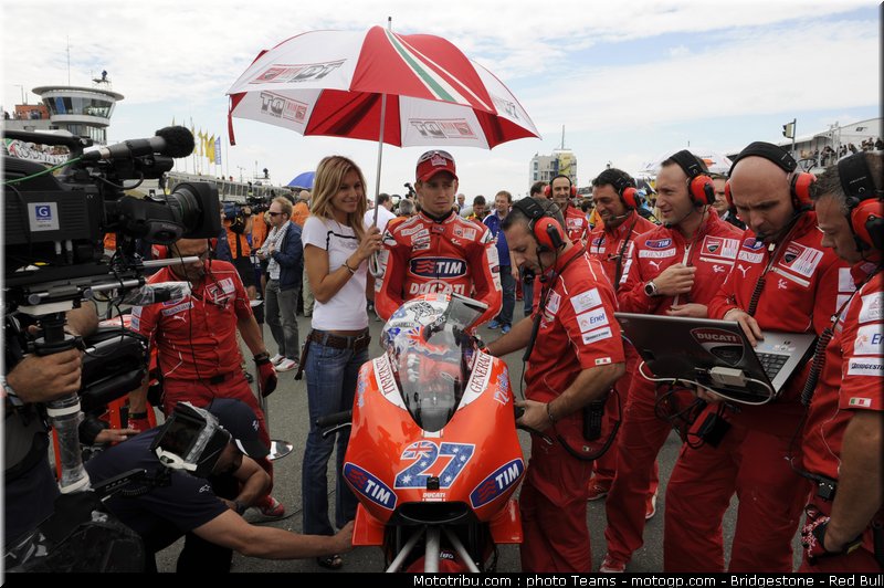 pitbabe_motogp_allemagne_2010_003