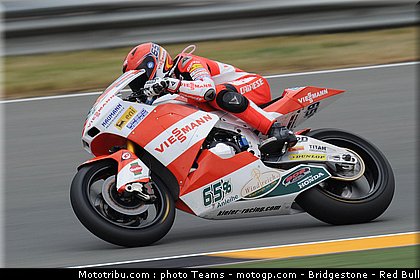 moto2_bradl_09_allemagne_2010.jpg