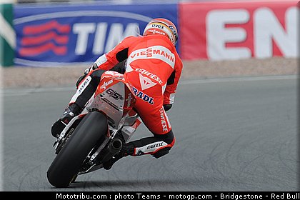 moto2_bradl_10_allemagne_2010.jpg